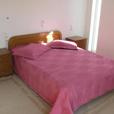 בית נופש Cozy In Kamares Aigio Pel