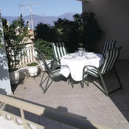בית נופש Cozy In Kamares Aigio Pel Kamares (Achaia)