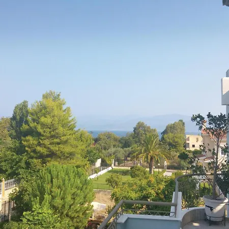 Cozy In Kamares Aigio Pel בית נופש