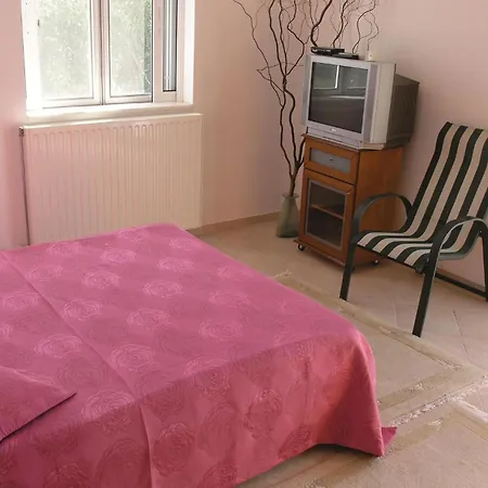 בית נופש Cozy In Kamares Aigio Pel *